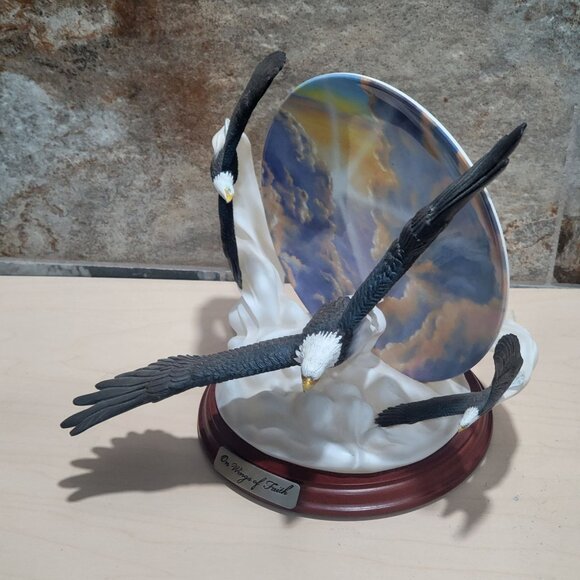 Bradford Exchange Decorative 3D Plate Flying Eagle Figurine On Wings of Faith Be - Picture 8 of 13
